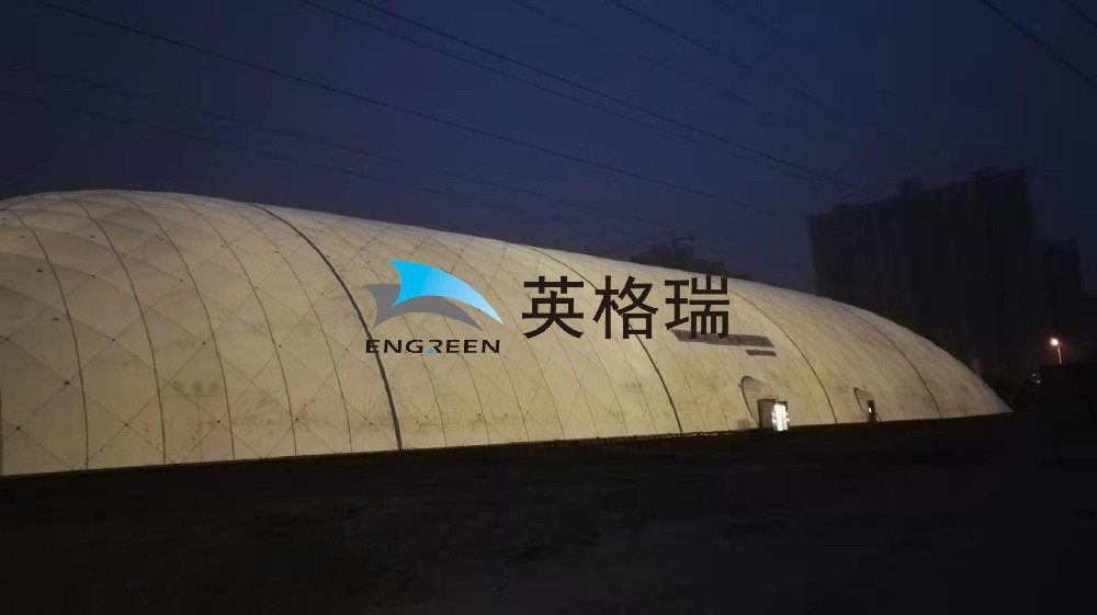 大跨度充氣膜應(yīng)用于土壤修復(fù)產(chǎn)業(yè)，對污染土壤區(qū)域進行覆蓋
